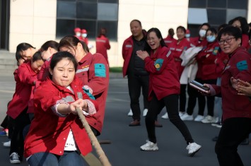 奮進(jìn)新時(shí)代 巾幗綻芳華丨3.8婦女節(jié) 我們這樣過！